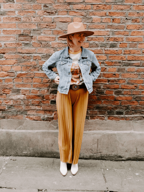 Western Country Style With Denim Jacket and Wide Brim Fedora