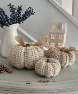 autumn-crochet-pumpkins-home-decor-etsy